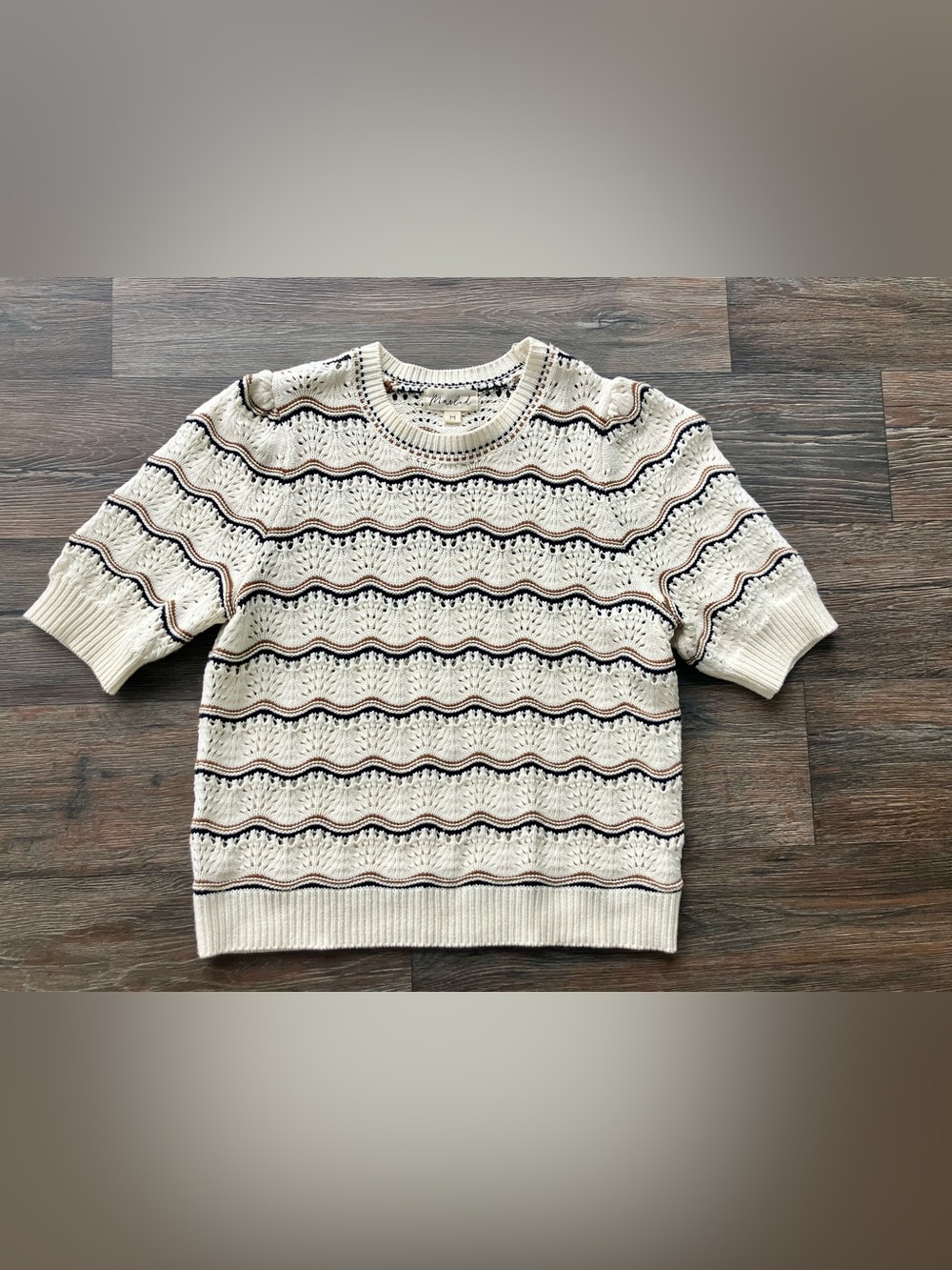 Marled women’s pullover puff sleeve sweater size: MEDIUM EUC